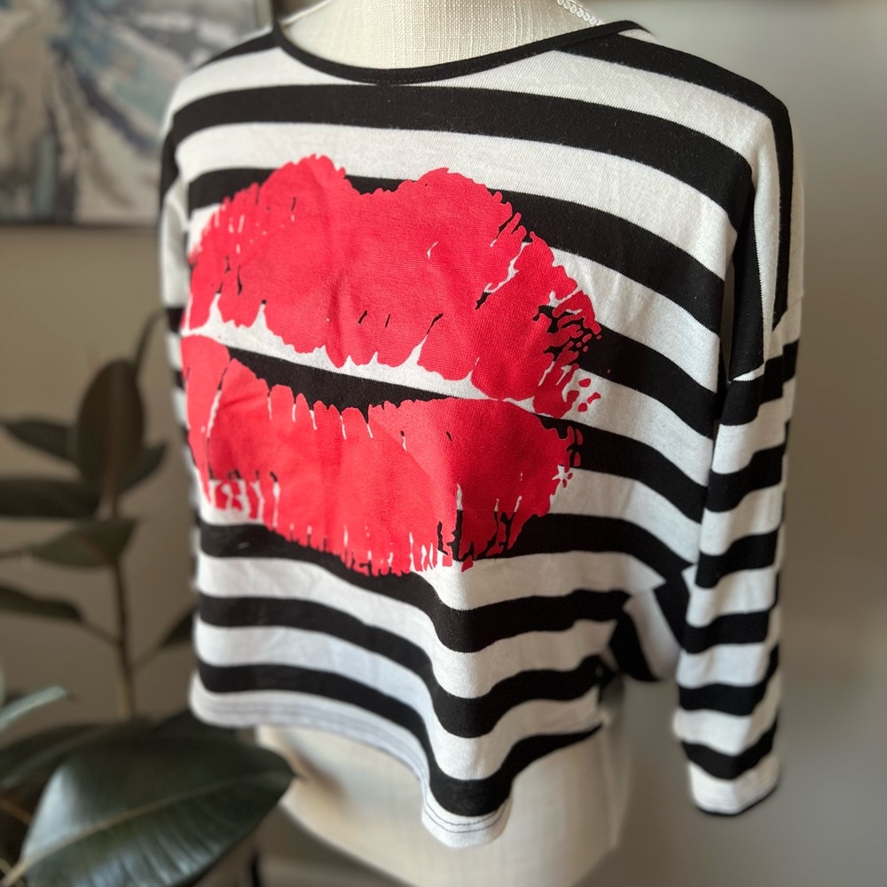 Black And White Striped Vintage Crop Top With Lip Decal